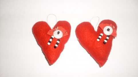 Felt heart with button