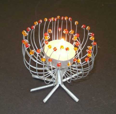 Tea light holder wire and beads