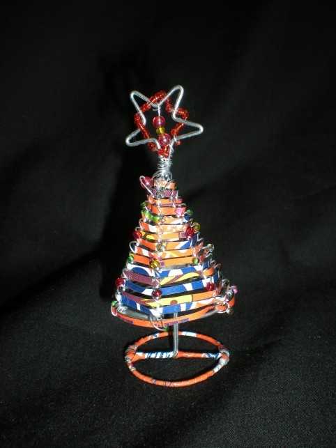 wire, tin can and bead mini xmas tree